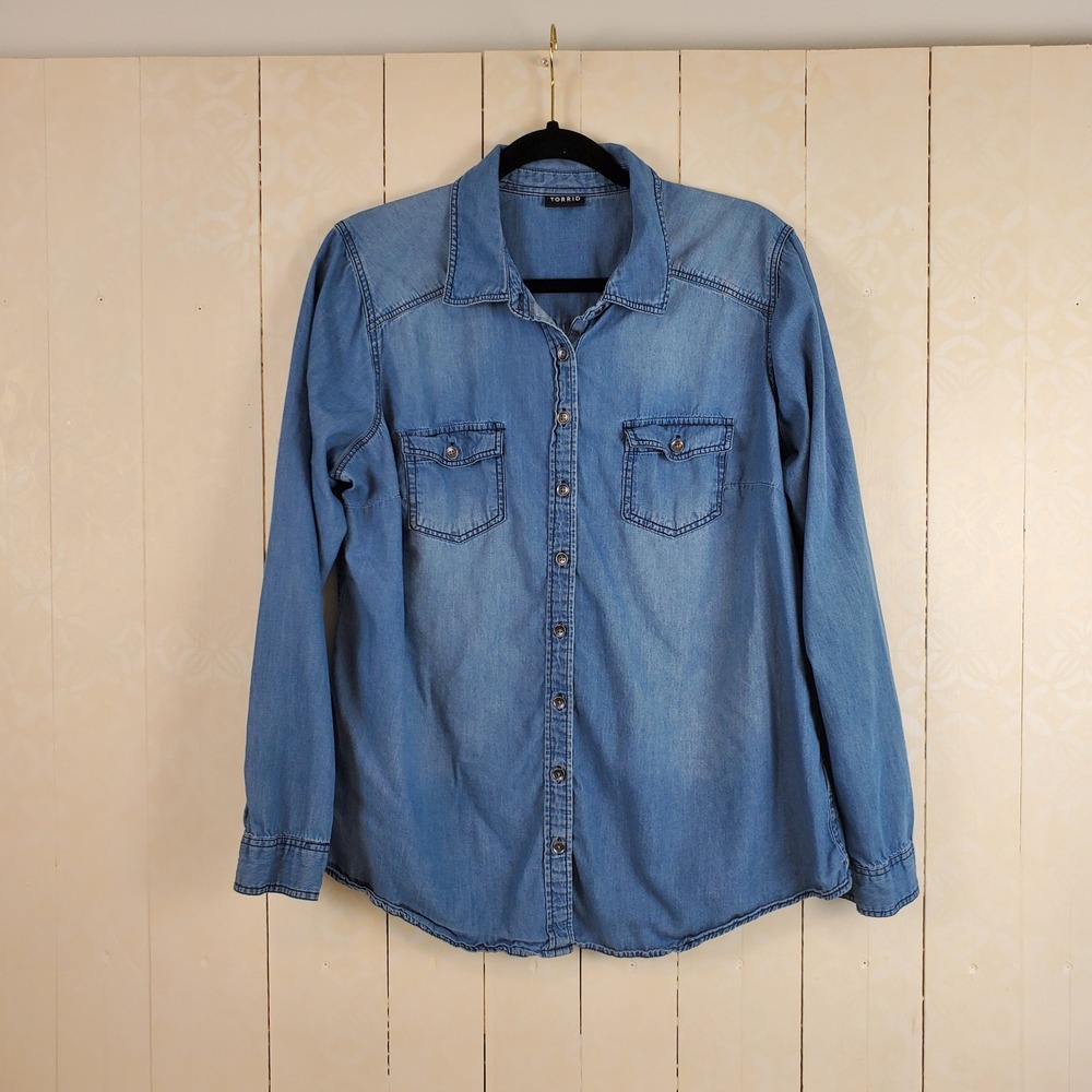 Torrid Denim Button Down Shirt Medium Wash Long Sleeve Plus Size Top